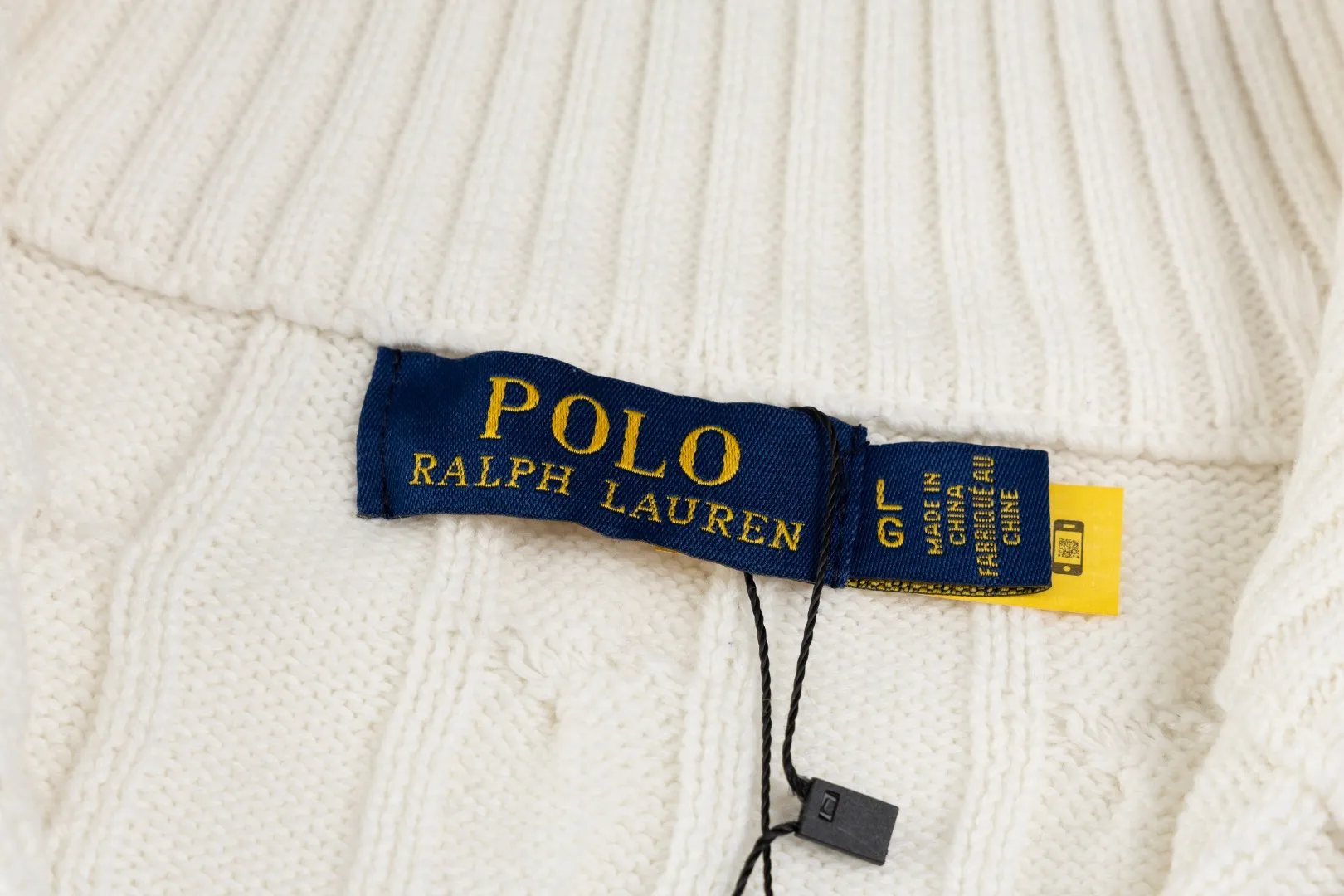 P236 #R92 RALPH LAUREN Ralph Lauren fifteen colors classic small label embroidery logo turtleneck pullover half-zip knitted cable sweater with high-density LOGO embroidery on the chest and original customized tag accessories. Made of pure cotton yarn, pure cotton is skin-friendly and comfortable, small label war horse embroidered twist turtleneck sweater 🐎 high quality, follow the blogger to learn how to wear it! Let’s buy a Ralph Lauren cable sweater. It’s a super hard-to-find series after it became popular. It’s hard to find one on the official website. It’s simple and practical to wear, with a lazy and loose feel. The thickened fabric has more texture, feels soft and delicate, and has a loose fit. Whether worn alone or layered, you can wear different styles of fashion with just one piece!   Size：XS S M L